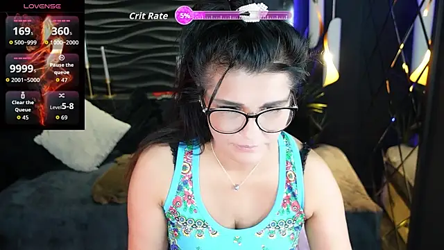 Snapshot of RikaCoutts chatting on 04.08.26 RikaCoutts online show from 04.08.26