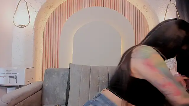 violet scott  online show from 04.07.26