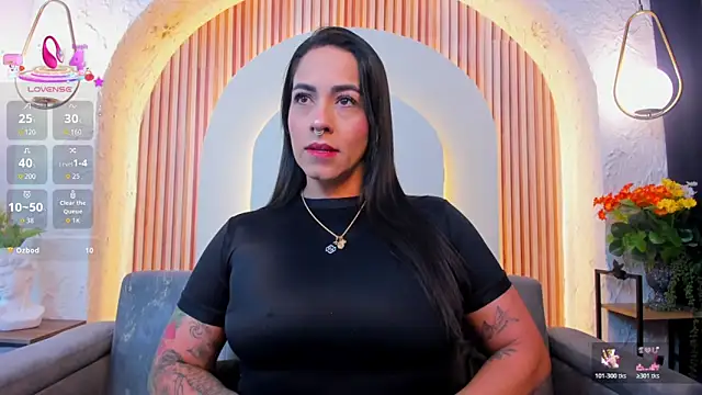 violet scott  online show from 04.25.26