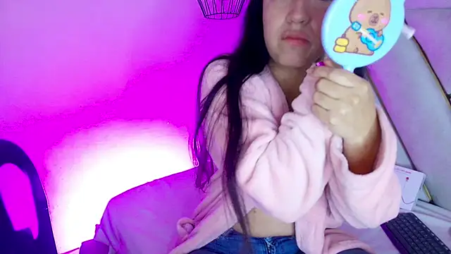 Dahiana Dmour  online show from 02.17.26