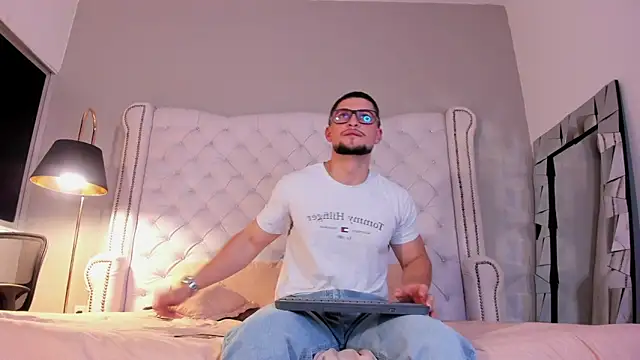 valenssio moretti online show from 03.15.26