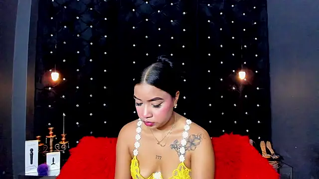Snapshot of MiaWolton chatting on 04.20.26 MiaWolton online show from 04.20.26