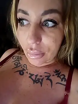 MiaMooly online show from 02.04.26