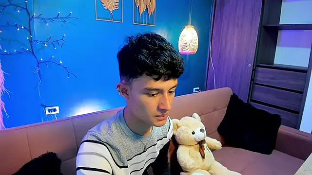 Patrick Howland  online show from 02.12.26