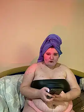 Snapshot of AngelKiras chatting on 02.16.26 AngelKiras online show from 02.16.26