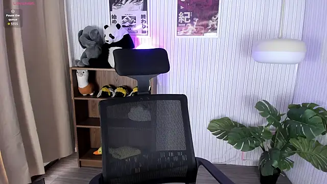 Laukyubey1 online show from 04.13.26