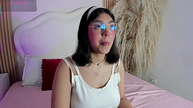 Snapshot of rebeca_taylor chatting on 03.03.26 rebeca taylor online show from 03.03.26