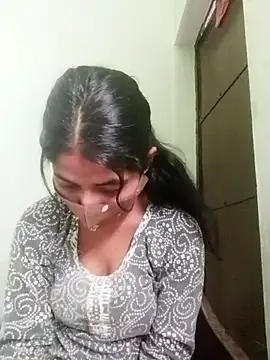 Snapshot of Kitti-Sharma chatting on 03.25.26 Kitti-Sharma online show from 03.25.26