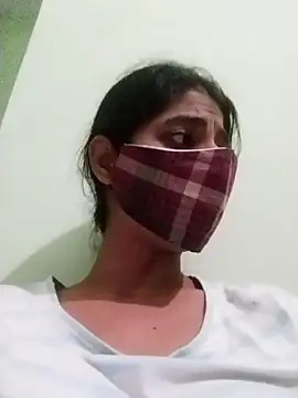 Snapshot of Kitti-Sharma chatting on 04.07.26 Kitti-Sharma online show from 04.07.26