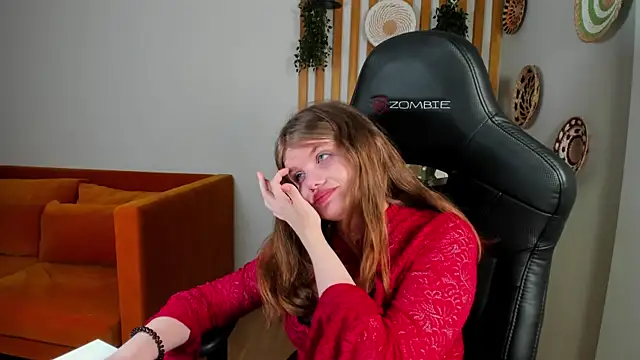 ChloeHalses online show from 06.06.26