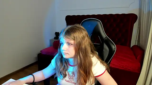 ChloeHalses online show from 06.08.26
