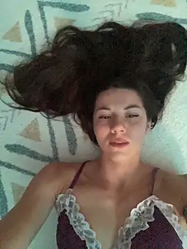 Snapshot of OnlyLeiLa chatting on 03.08.26 OnlyLeiLa online show from 03.08.26