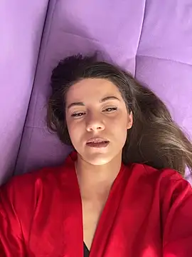 Snapshot of OnlyLeiLa chatting on 04.02.26 OnlyLeiLa online show from 04.02.26