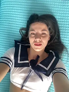 Snapshot of OnlyLeiLa chatting on 04.13.26 OnlyLeiLa online show from 04.13.26