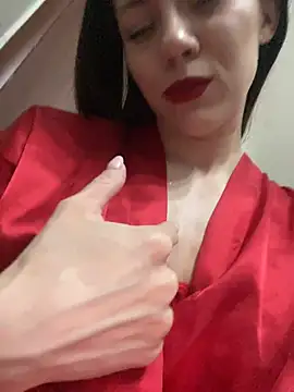 Snapshot of OnlyLeiLa chatting on 04.14.26 OnlyLeiLa online show from 04.14.26