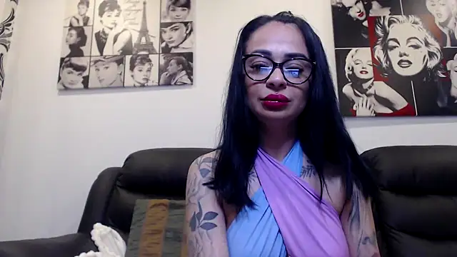 Snapshot of BrianaBloom chatting on 05.03.26 BrianaBloom online show from 05.03.26