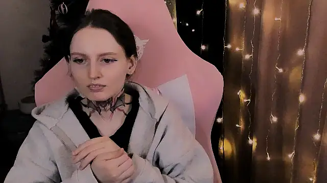 Snapshot of Onyxix chatting on 02.13.26 Onyxix online show from 02.13.26