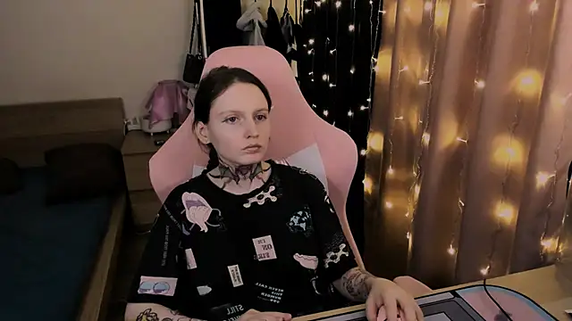 Snapshot of Onyxix chatting on 03.14.26 Onyxix online show from 03.14.26