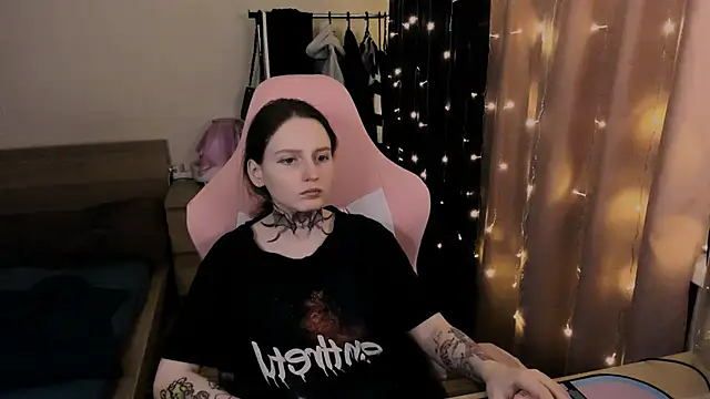 Snapshot of Onyxix chatting on 03.16.26 Onyxix online show from 03.16.26