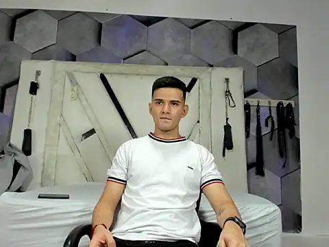 GoldenBoyM online show from 04.25.26