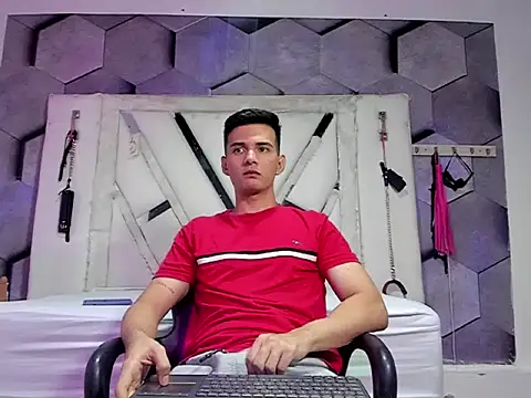 GoldenBoyM online show from 05.27.26
