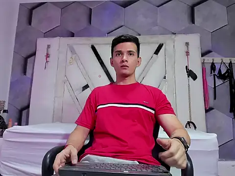 GoldenBoyM online show from 06.04.26