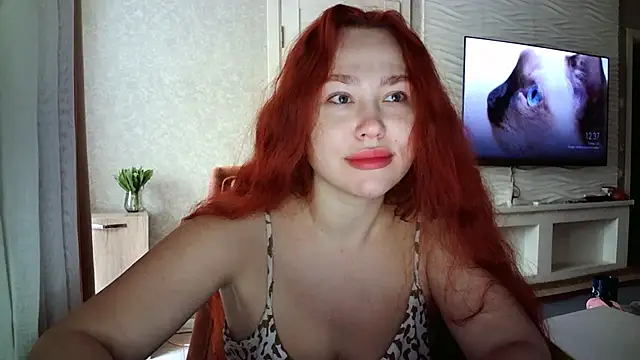 Snapshot of LolaaMint_ chatting on 04.21.26 LolaaMint online show from 04.21.26