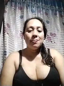 Snapshot of May_Bombs chatting on 02.14.26 May Bombs online show from 02.14.26