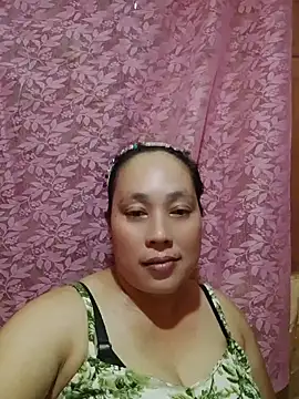 Snapshot of May_Bombs chatting on 03.31.26 May Bombs online show from 03.31.26