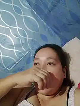 Snapshot of May_Bombs chatting on 04.01.26 May Bombs online show from 04.01.26