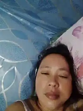 Snapshot of May_Bombs chatting on 04.01.26 May Bombs online show from 04.01.26