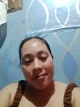 Snapshot of May_Bombs chatting on 04.04.26 May Bombs online show from 04.04.26