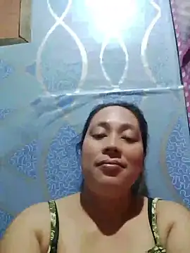 Snapshot of May_Bombs chatting on 04.04.26 May Bombs online show from 04.04.26