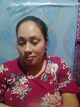 Snapshot of May_Bombs chatting on 04.07.26 May Bombs online show from 04.07.26