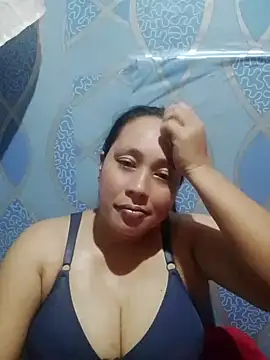 Snapshot of May_Bombs chatting on 04.08.26 May Bombs online show from 04.08.26