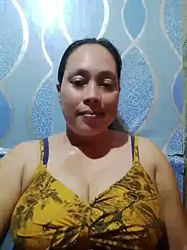 Snapshot of May_Bombs chatting on 04.11.26 May Bombs online show from 04.11.26