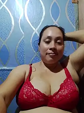 Snapshot of May_Bombs chatting on 04.12.26 May Bombs online show from 04.12.26