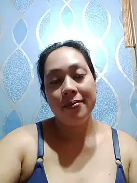 Snapshot of May_Bombs chatting on 04.13.26 May Bombs online show from 04.13.26