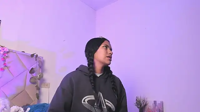 Snapshot of Julieta_Parker chatting on 04.09.26 Julieta Parker online show from 04.09.26