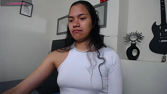 Snapshot of Julieta_Parker chatting on 05.27.26 Julieta Parker online show from 05.27.26