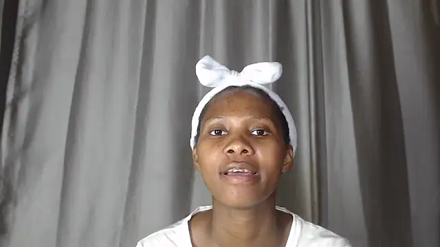 PussyFarrie online show from 03.23.26