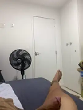 Snapshot of Russo18cm chatting on 02.19.26 Russo18cm online show from 02.19.26