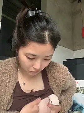 Snapshot of Suzu_xx01 chatting on 05.03.26 Suzu xx01 online show from 05.03.26