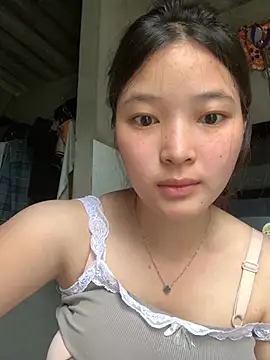Snapshot of Suzu_xx01 chatting on 05.10.26 Suzu xx01 online show from 05.10.26