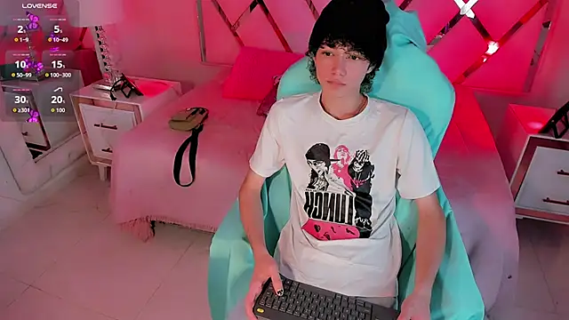 Snapshot of thanier_18 chatting on 02.18.26 thanier 18 online show from 02.18.26