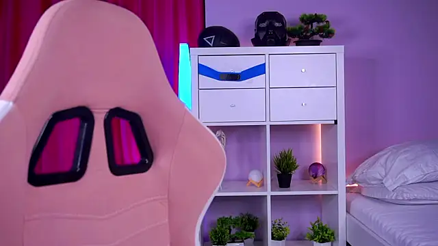 Snapshot of MistyReeds chatting on 02.14.26 MistyReeds online show from 02.14.26