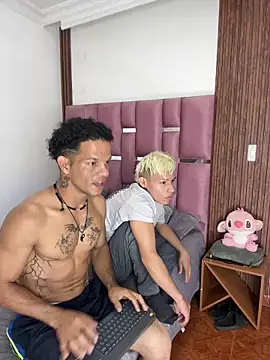 Snapshot of MaxyRyan chatting on 02.13.26 MaxyRyan online show from 02.13.26