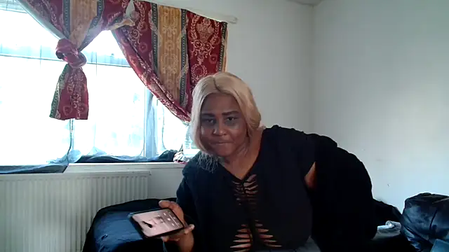 CurvySashia online show from 02.24.26