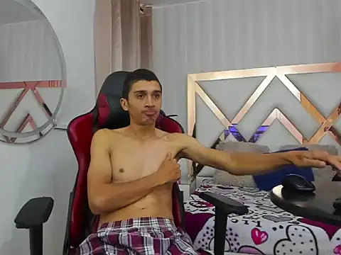 Snapshot of MiaANDrony chatting on 02.06.26 MiaANDrony online show from 02.06.26