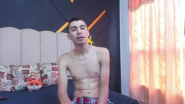 Snapshot of MiaANDrony chatting on 02.25.26 MiaANDrony online show from 02.25.26